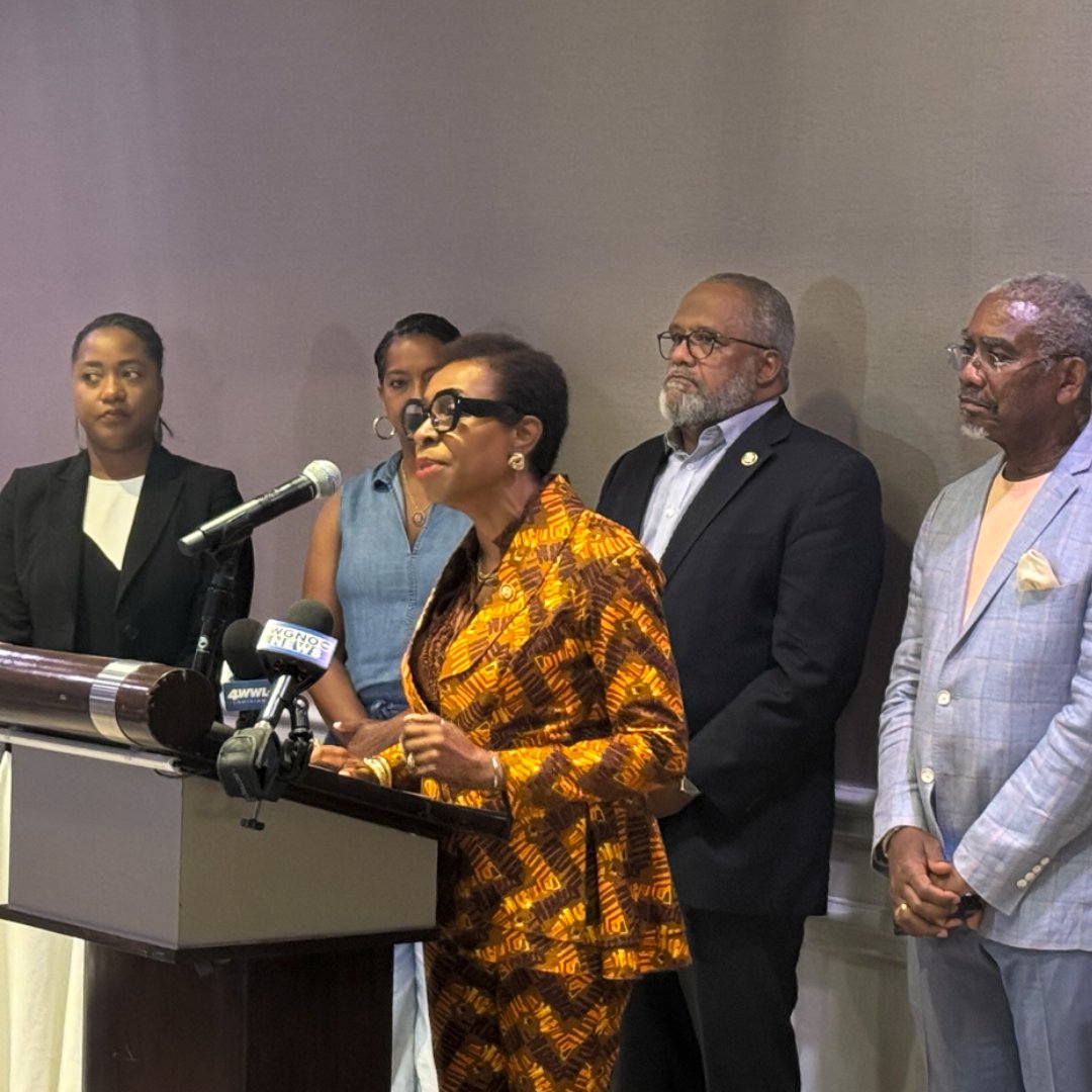 Proud to support  <a href="/RollingSeaAF/">Rolling Sea Action Fund</a> and <a href="/CBCPAC/">CBCPAC</a> in the fight to elect Black women. The moment we're in demands that resilient, committed, and principled leaders are at the helm to steer us through choppy waters.

When #BlackWomenLead, we ALL win.