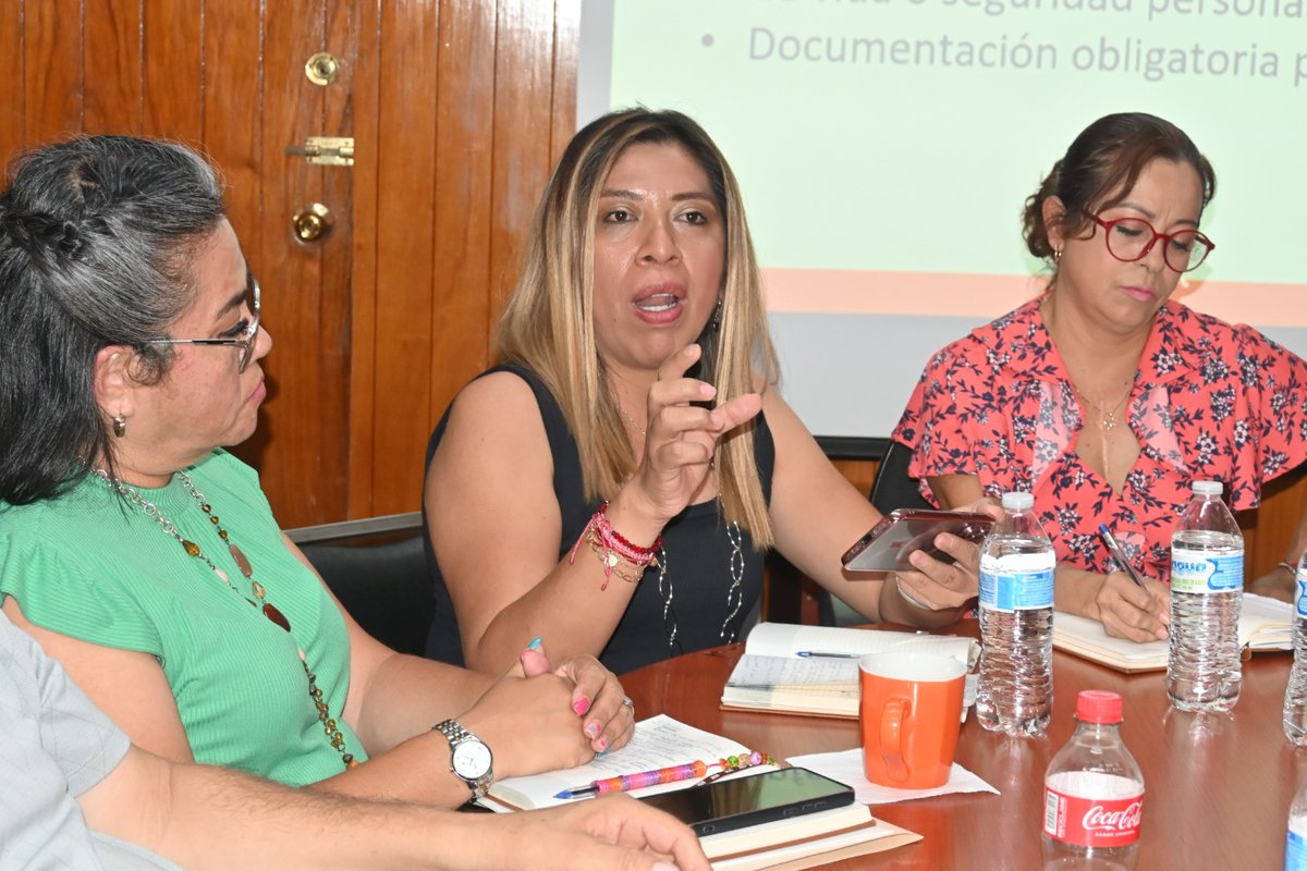 SNTE56Veracruz's tweet photo. EL PROFESOR J. REVERIANO MARÍN HERNÁNDEZ ENCABEZA REUNIÓN ESTRATÉGICA PARA ANALIZAR  NORMATIVIDAD PARA LOS CAMBIOS DE ADSCRIPCIÓN EN VERACRUZ

Nota completa:
https://t.co/YiItFOAPU6

#𝙎𝙤𝙮𝙎𝙉𝙏𝙀56 🟠 
#𝗟𝗮𝗨𝗻𝗶𝗱𝗮𝗱𝗡𝘂𝗲𝘀𝘁𝗿𝗮𝗙𝗼𝗿𝘁𝗮𝗹𝗲𝘇𝗮 ✅ https://t.co/pFk4IFBdnr
