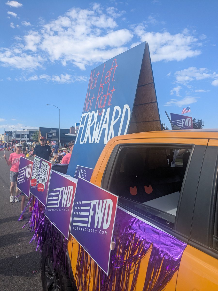 FWDUtah's tweet image. We were so happy to see all the smiling faces turn out at the 4th of July parade to represent Forward Utah. Thanks so much to everyone who showed up and cheered us on!