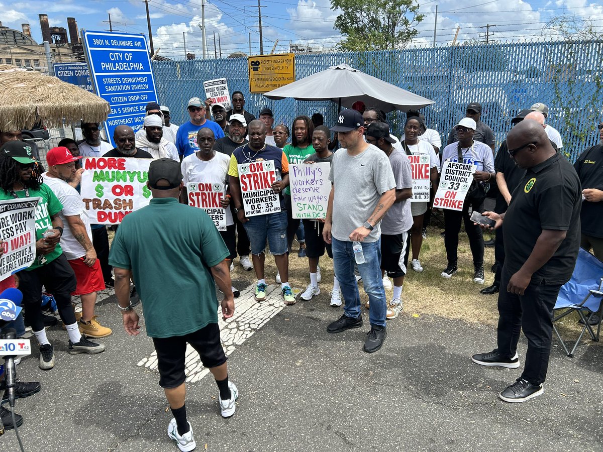 sbcmw's tweet image. DC 33 presser with AFSCME national prez Lee Saunders starting now at the location where two picketing city employees were hit by a drunk driver last week