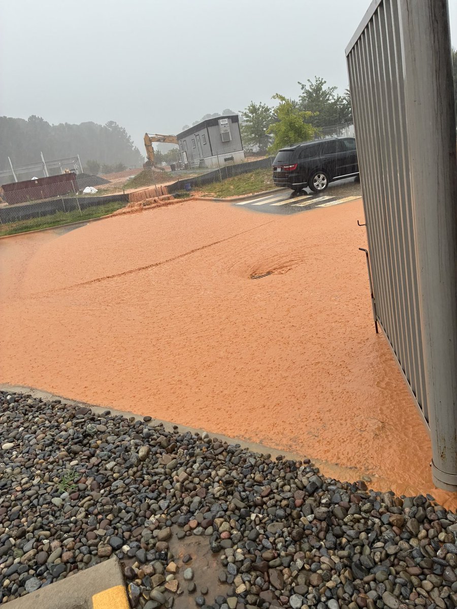 TRUmav's tweet image. This is why you don’t hire idiots to do your peak runoff control.

Everyone takes stormwater management for granted, until they don’t. 

Water flooded the transformer &amp;amp; ran down the conduit which is why it appears the water is coming from the panel