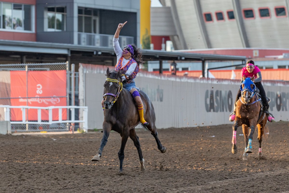 CSchuckwagons's tweet photo. 🏁 Take a look back at Night 3 of the Rangeland Derby presented by Play Alberta

Jamie Laboucane took home the Hottest Heat of the Night with a time of 1:13.79 and the Arrow Lakes Relay team out ran the rest with a time of 3:13.68! 

#CSChuckwagons #CSRelay #RangelandDerby https://t.co/mbRDNwo7F6