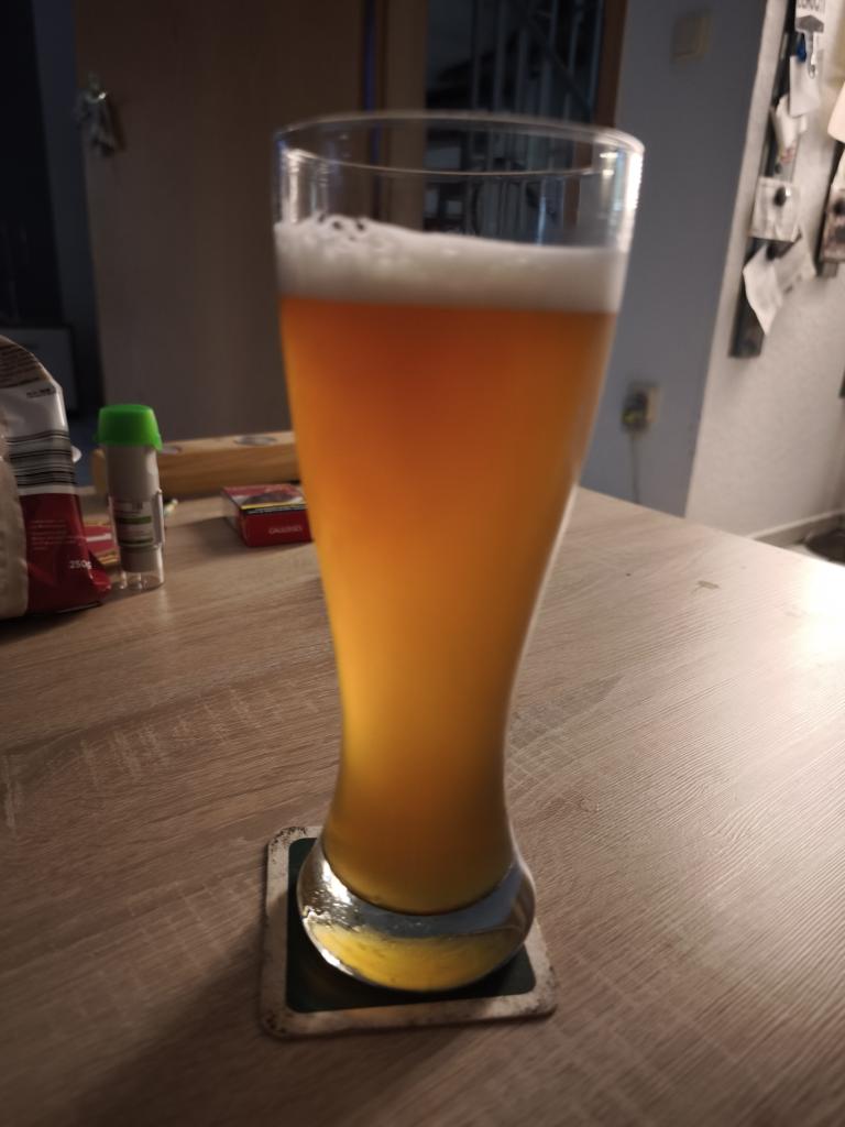 Proscht... Feierabend 🍻
Und das ist bei uns ein Weizenbier ☝️😂
