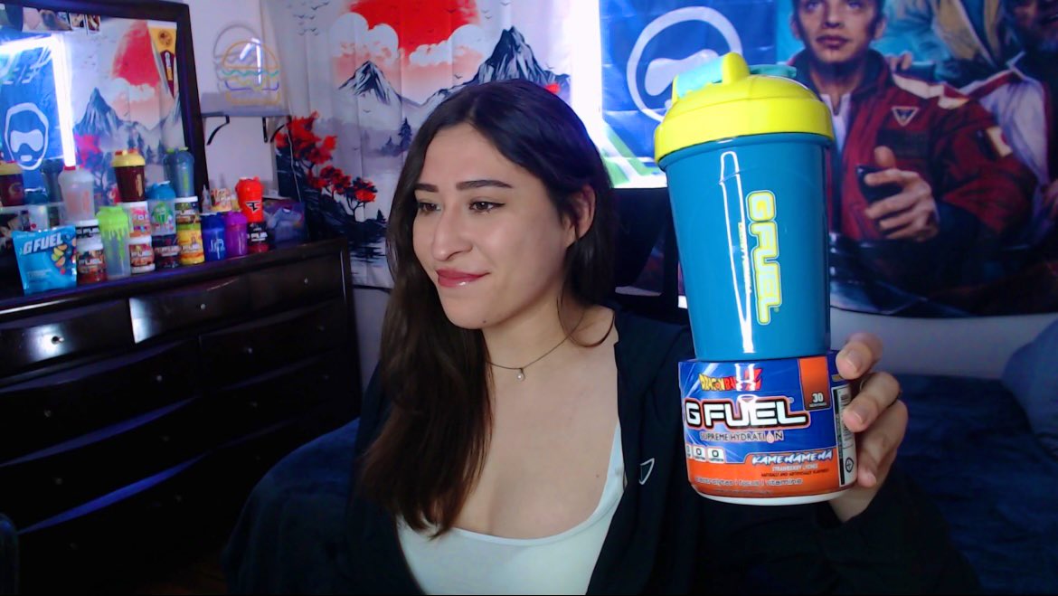 KellyiisKooL's tweet image. The @GFuelEnergy 4th of July BOGO is still live 💥
Over 20+ flavors to pick from 😋
Strawberry banana is officially back in stock! 🍓🍌
🛍️: gfuel.com/KELLYIISKOOL