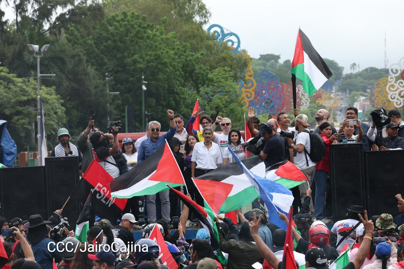 La embajada de la RASD asistió a la motorizada dos, siempre 19, conmemorando los triunfos de un pueblo que celebra julio victorioso, junto al ministro de asuntos exteriores Sr. Valdrak, autoridades del gobierno, cuerpo diplomático y pueblo Nicaragüense.