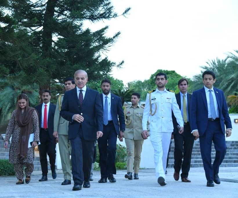 Prime Minister Shehbaz Sharif hailed the Intelligence Bureau’s contribution as vital to the state’s anti-evasion strategy.
“Every rupee recovered strengthens our economy,” he noted.
#IB #TaxJustice