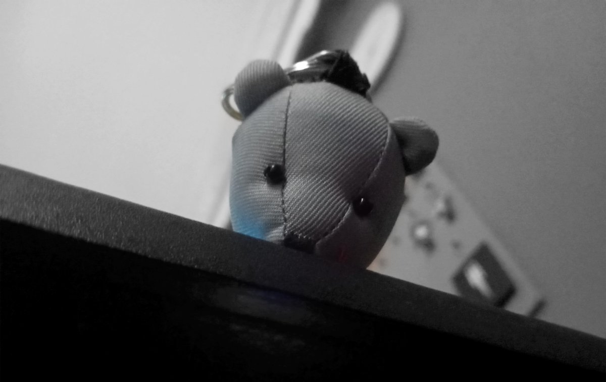 slightly_blank's tweet image. ★ BREAKING NEWS||
Local badass got new shoes | Ao-bear commented
on the topic by saying «What are thoooose!!!!»
#theGazettE