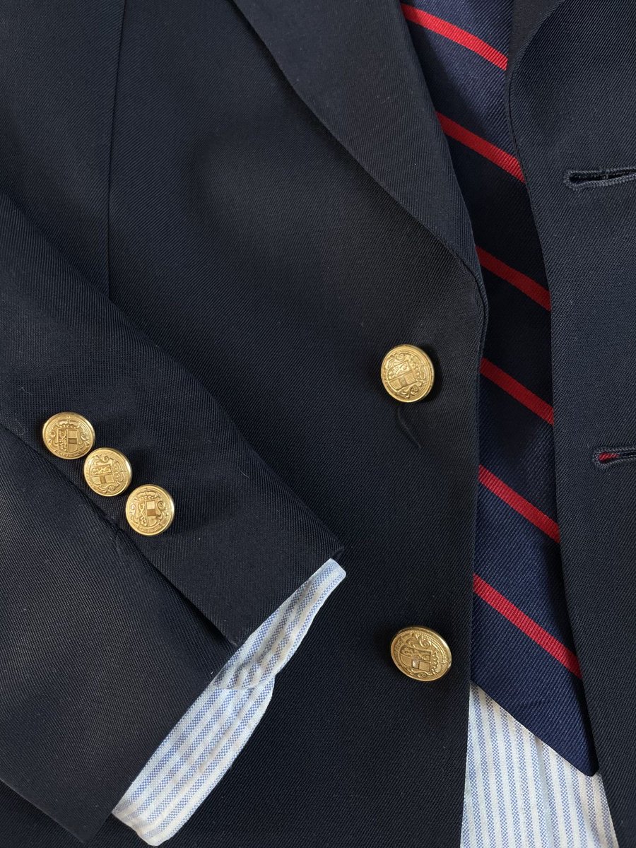 The preppy frat had been talking to you for a while now to get you to join. You had no intention of joining but the guys were cute so you let them talk.

Then you saw the buttons on their blazers, they glowed, hypnotising you to absorb a new preppy personality.

Join the frat.