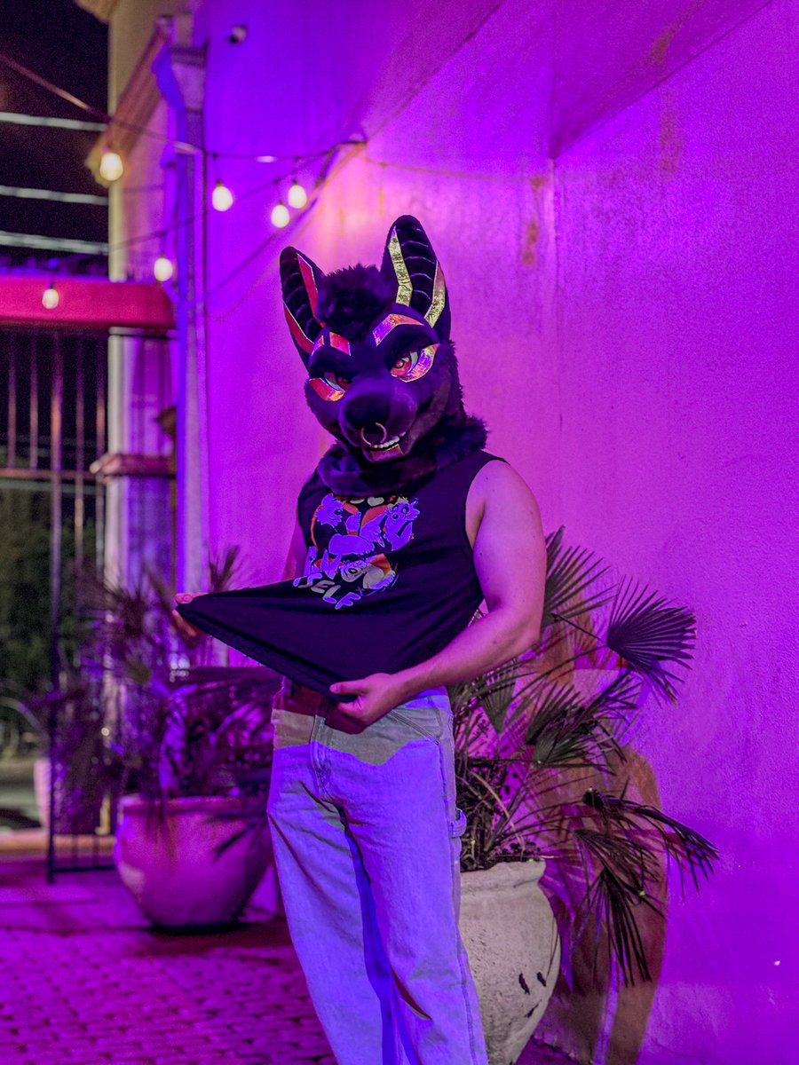 Be yourself, cause baby you were born this way
Adorable tank top from @Bennycartoonist x @StupidAndToxic, available now at stupidandtoxic.com code “VOSS”at checkout