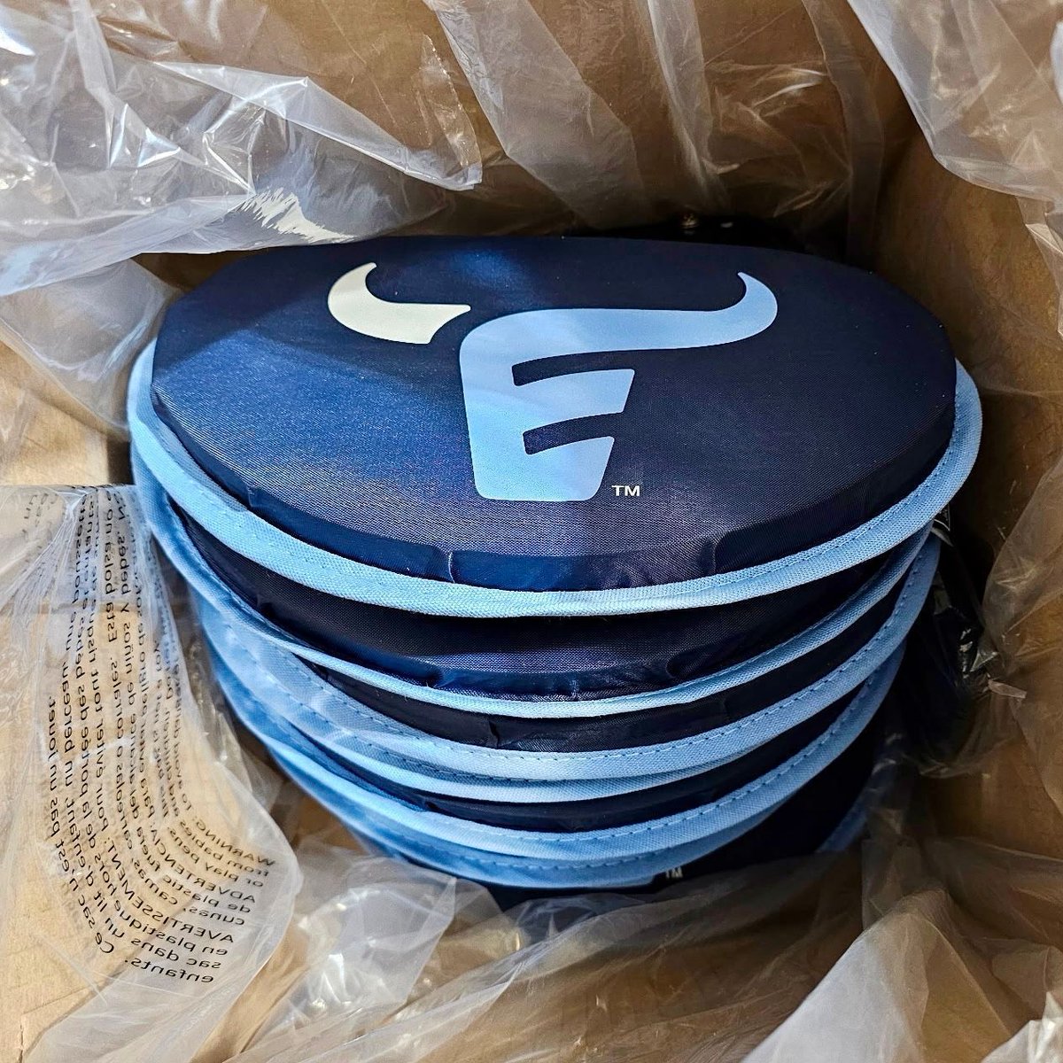 Pro Gear Sports (@progearfb) on Twitter photo Custom #BackPlates going out for <a href="/EHSMavsFB/">EmersonFB</a>!🏈🔥
Brian Pepper made it happen for Coach Kendall Miller and the team!
<a href="/ProSportsPep/">Brian Pepper</a>
<a href="/CoachKOMiller/">Kendall Miller</a>
<a href="/ProSports_Pads/">ProSportsPads</a>
#KnowTheLogo #Custom #ShoulderPads #FootballEquipment #EquipmentRoom #Mavericks Custom #BackPlates going out for <a href="/EHSMavsFB/">EmersonFB</a>!🏈🔥
Brian Pepper made it happen for Coach Kendall Miller and the team!
<a href="/ProSportsPep/">Brian Pepper</a>
<a href="/CoachKOMiller/">Kendall Miller</a>
<a href="/ProSports_Pads/">ProSportsPads</a>
#KnowTheLogo #Custom #ShoulderPads #FootballEquipment #EquipmentRoom #Mavericks