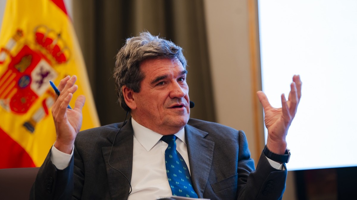 ADU Asesores (@aduasesores) on Twitter photo 🔴 El <a href="/BancoDeEspana/">Banco de España</a> alerta: "El exceso de demanda de #vivienda irá a más en los próximos años"
🗣️ <a href="/joseluisescriva/">José Luis Escrivá</a>, defiende poner en marcha medidas desde la colaboración de todas las administraciones, a nivel local, autonómico y de Estado
f.mtr.cool/vwjkobtnis
<a href="/idealista/">idealista</a> 🔴 El <a href="/BancoDeEspana/">Banco de España</a> alerta: "El exceso de demanda de #vivienda irá a más en los próximos años"
🗣️ <a href="/joseluisescriva/">José Luis Escrivá</a>, defiende poner en marcha medidas desde la colaboración de todas las administraciones, a nivel local, autonómico y de Estado
f.mtr.cool/vwjkobtnis
<a href="/idealista/">idealista</a>