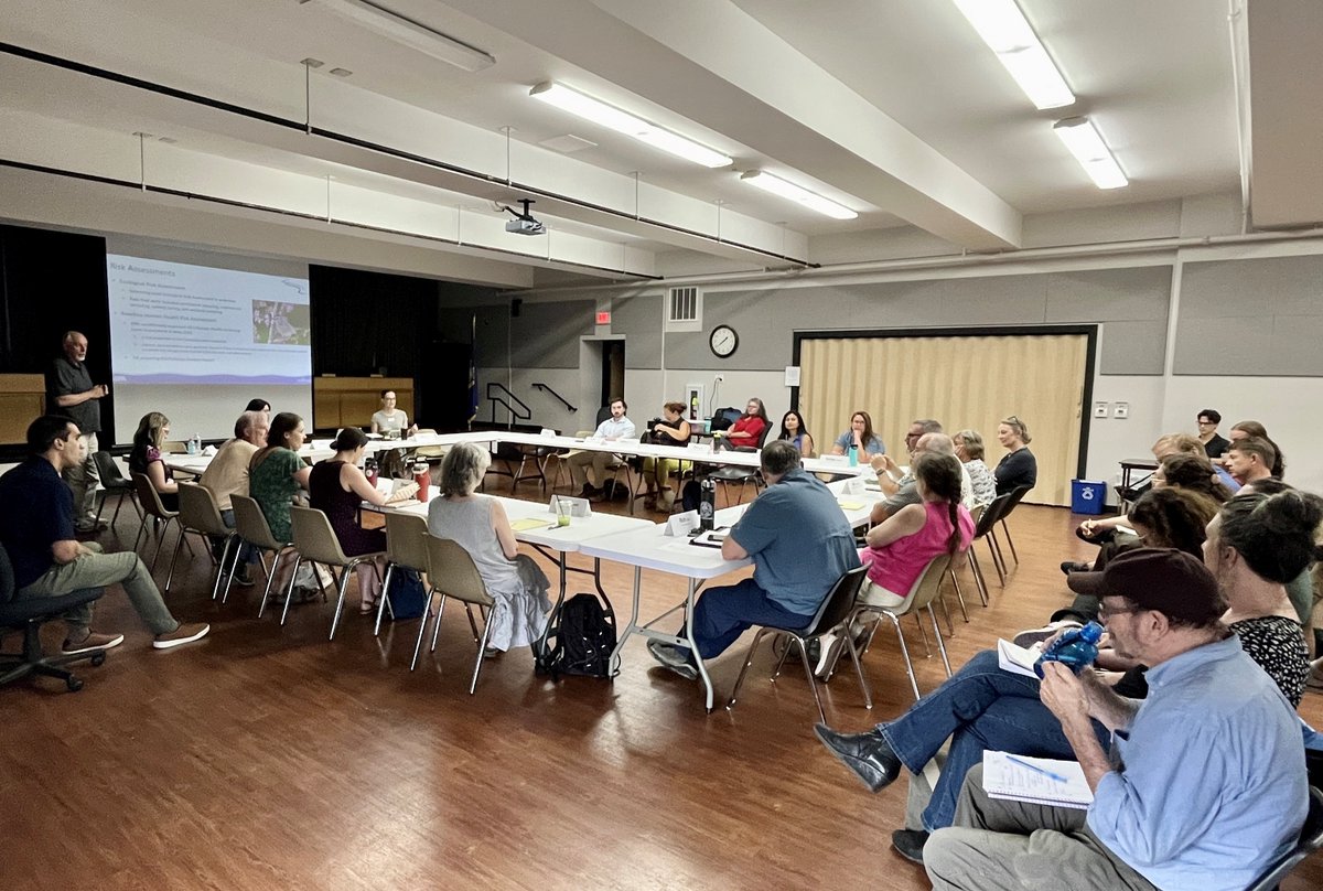 🪧 🌊 River advocates, local leaders &amp; <a href="/EPA/">U.S. EPA</a> experts met in Schuylerville, N.Y., for the Hudson River PCBs Community Advisory Group to talk about EPA’s ongoing work throughout the 200-mile Superfund site.  

Missed the meeting?

Visit our website and find ways to stay involved!
➡️