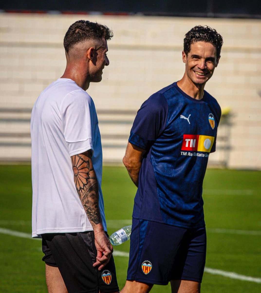 Pretemporada 2025-2026. ⚽️🦇 <a href="/valenciacf/">Valencia CF</a> 

📸 <a href="/lazaroftherock/">Lázaro dela Peña</a>