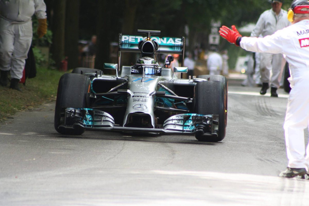 Lewis_Steadman_'s tweet photo. Throwback to seeing @ValtteriBottas @MercedesAMGF1 for the first time at Goodwood in 2017. He’s back this weekend! Shame I don’t have tickets for it. First time missing @fosgoodwood in 10 years 🥲🥲 #TeamVB 🇫🇮 https://t.co/Bgd1gGVgNd