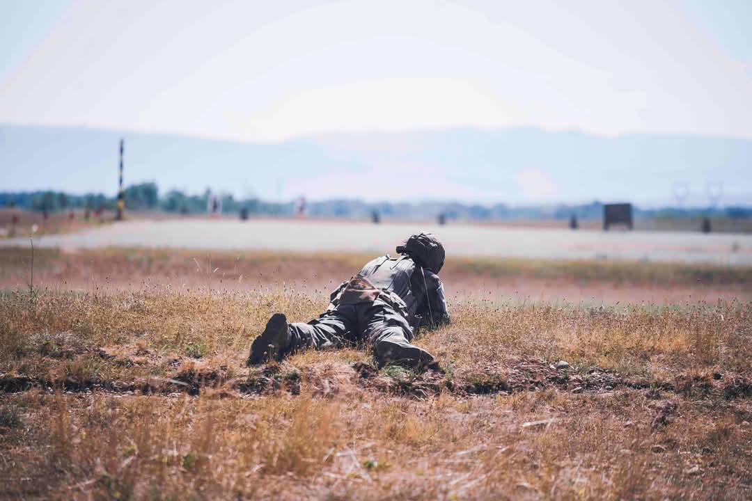 RegimentMedical's tweet image. Monitorat IST-C de la Brigade Log
Retour sur un monitorat intense et formateur 💪.
Pendant trois semaines, les stagiaires ont renforcé leurs compétences techniques et pédagogiques avec des conditions climatiques exigeantes. ☀️🥵
@CommandementFOT @BrigadeLOG