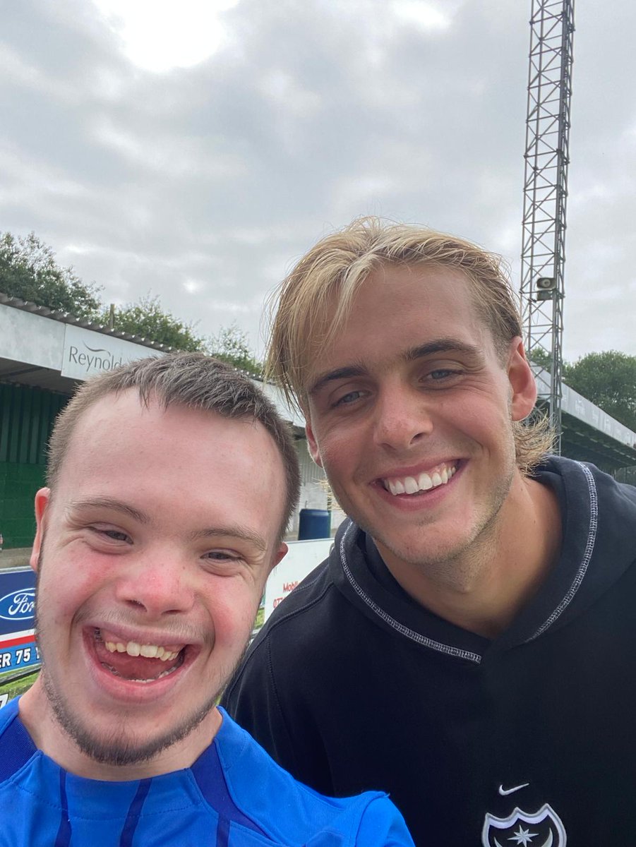 AndyFord33107's tweet image. Best wishes to Ryler Towler a fantastic person who seemed to love playing for #Pompey as much as any fan would. Always a really upbeat genuine guy 🔵⚪️🔴
