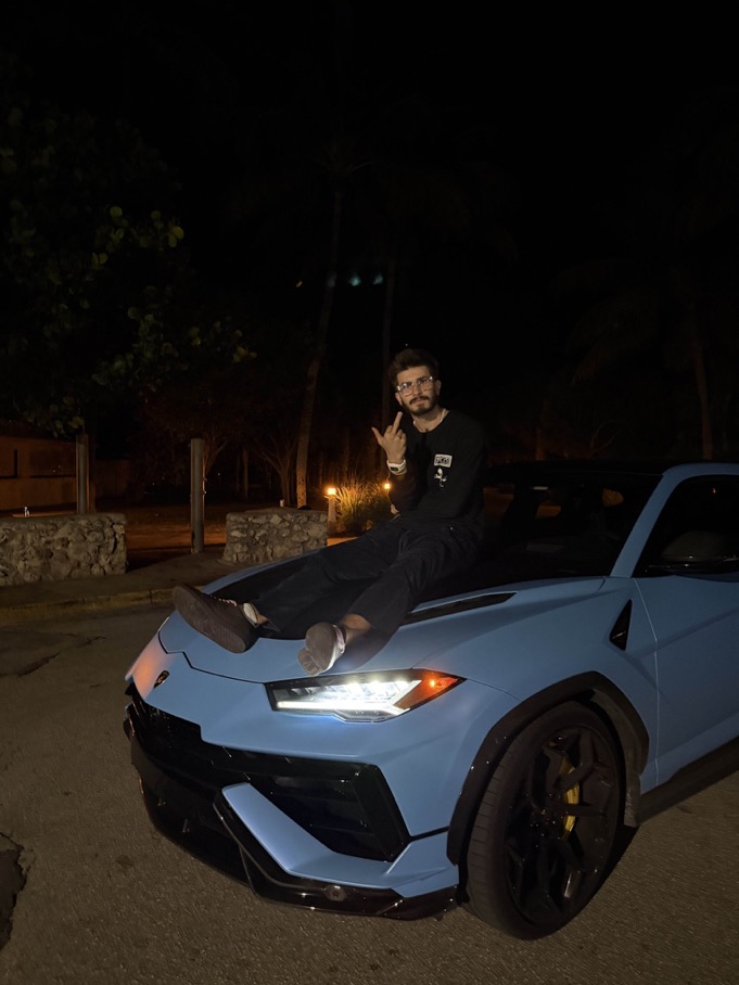 FRChronic's tweet image. The Chronic owner offers you a ride…
Your first emoji is your reaction