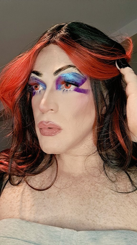 DragCandyHot's tweet photo. Odio el calor... 
Me toca luchar con un segundo bigote jajajajajaja
#BabyDrag https://t.co/eQiMJsVaqo