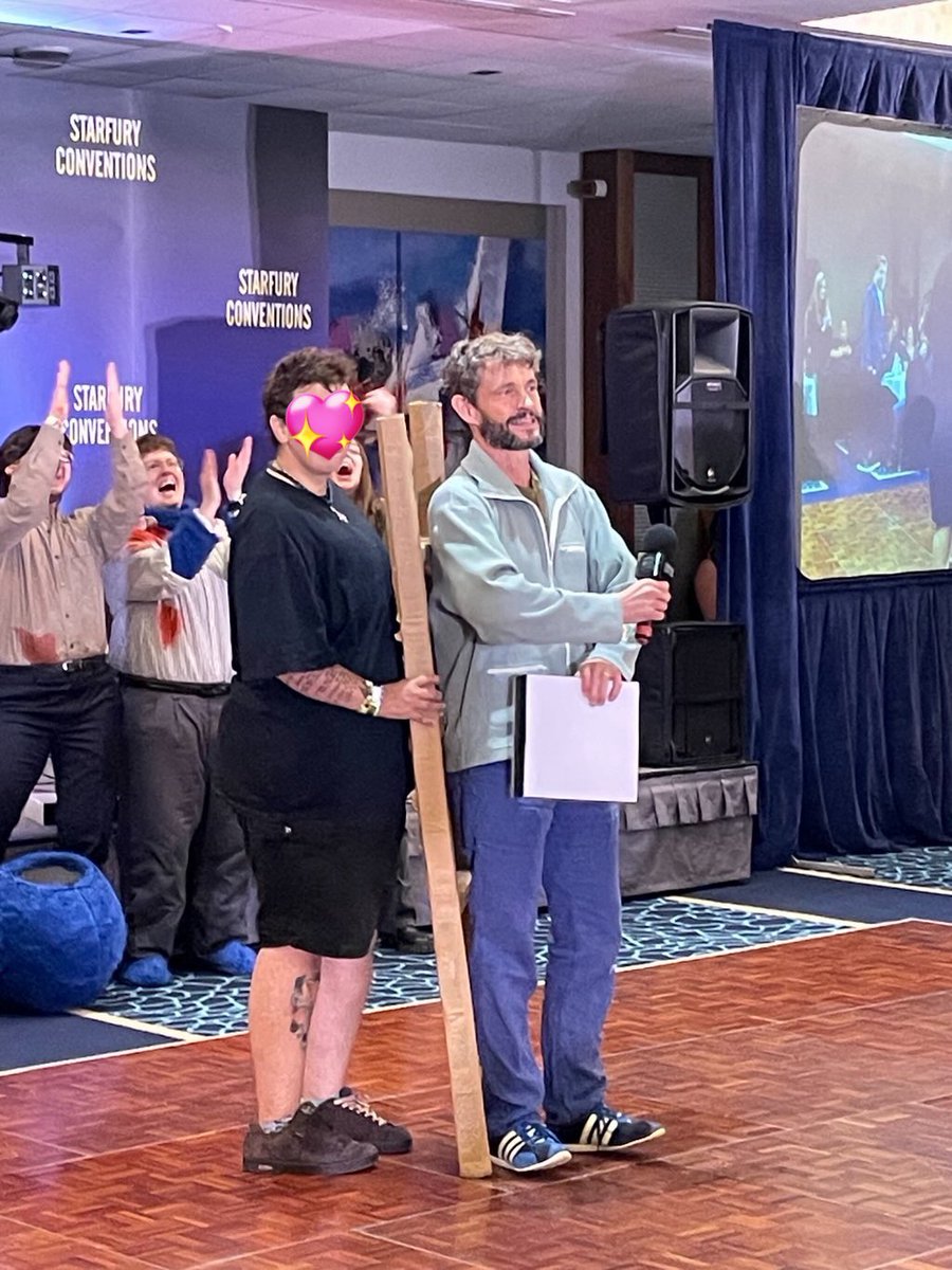 KnowMeSeeMe's tweet image. And the crowd goes wild