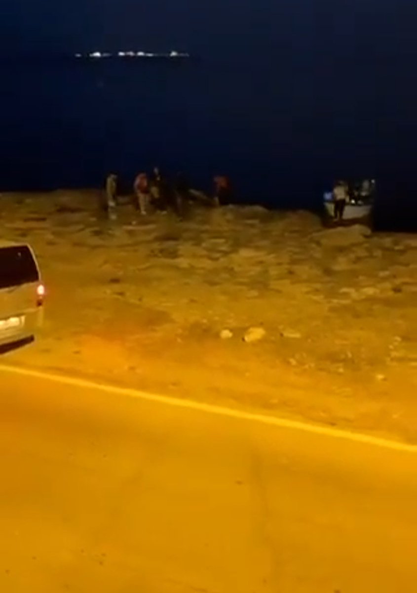 En Andalucía son los fardos, y en las Islas, los inmigrantes ilegales. Quién está detrás del narcotráfico y de las mafias de la inmigración ilegal. #StopInvasion