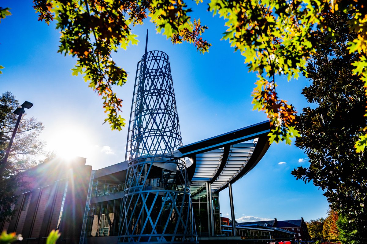 ncstateemmc's tweet image. ☀️Summer’s heating up, Wolfpack! Don’t forget your SPF! 🧴 Whether you&apos;re hitting the pool, walking to class, or just soaking up the sun, protect your skin with sunscreen (SPF 30+). Reapply every 2 hours—future you will thank you! #SPFSeason #PackProtection #NCState