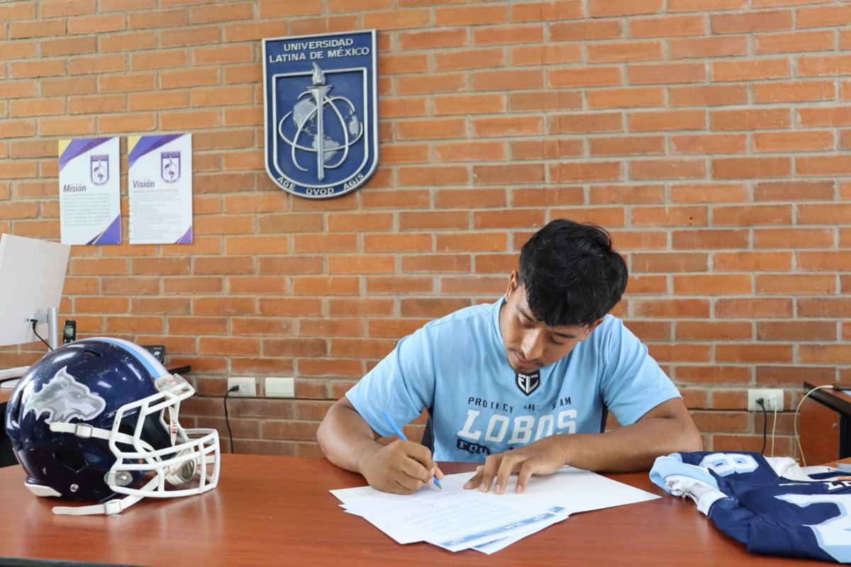 LobosULM_FBA's tweet photo. SE QUEDA EN CASA 🏠

RECRUITMENT 2025 🏈✍🏼

Después de terminar su licenciatura, Jukari Crespo decide regresar a casa, esta vez para cursar la maestría en ciencias de la educación y terminar su elegibilidad. 🥹

¡bienvenido de regreso a la manada!

💙🐺🩵

PROTECT • THE • TEAM https://t.co/f7wig4WY4R