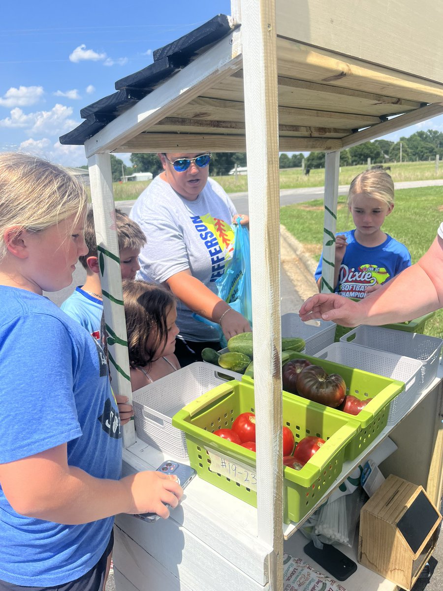 Lori Leviner Peyton tweet media