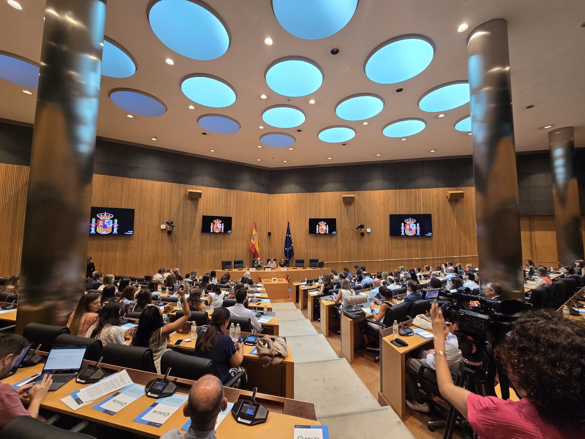 ACCU_Espana's tweet image. Hoy ha sido un día histórico para las personas con #EII en España.
Representantes de todo el territorio nacional nos hemos reunido en el @Congreso_Es para trasladar necesidades y propuestas de mejora para la atención sociosanitaria de las personas con #ColitisUlcerosa y #Crohn.