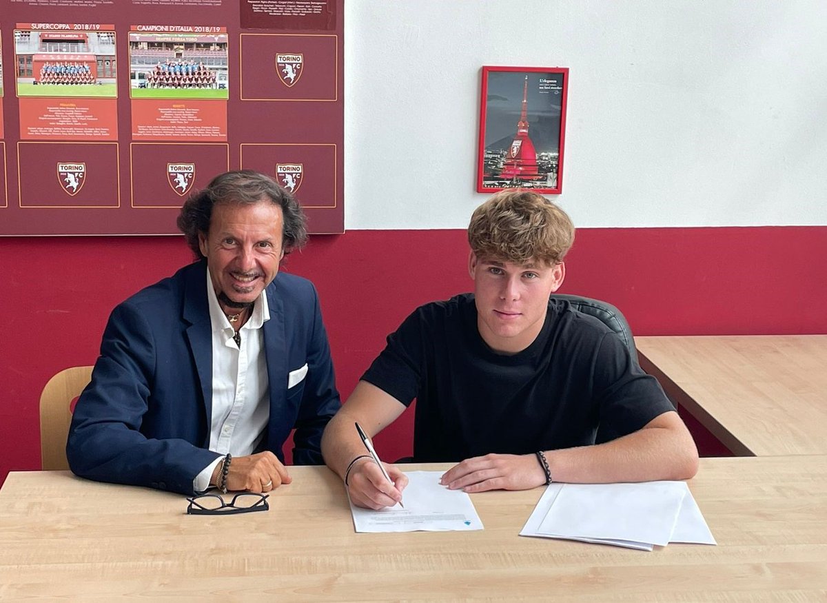 Il #Toro premia Emanuele #Ribero dopo la promozione da protagonista con il Bra. Contratto fino al 2026 con opzione biennale. Andrà in prestito al Piacenza

#Mercato