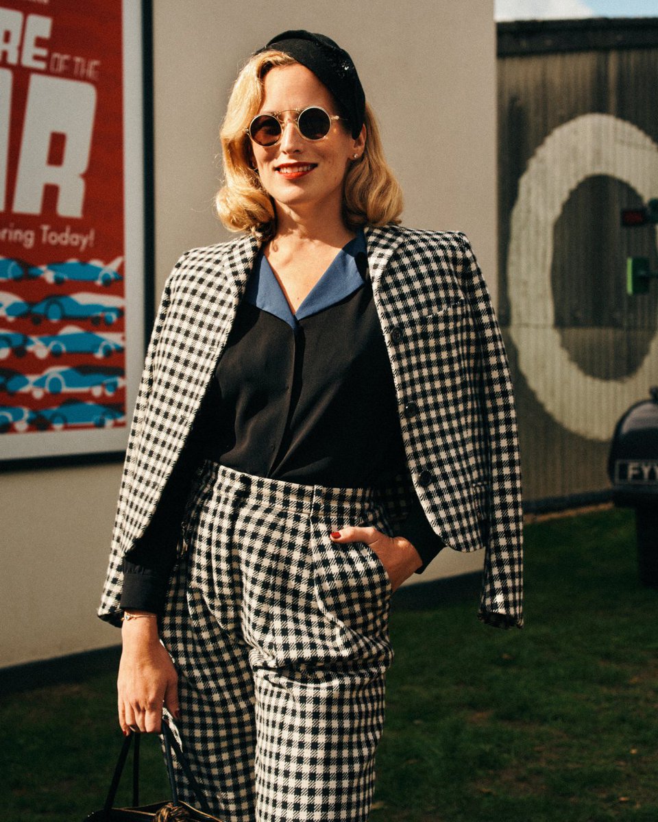 goodwoodrevival's tweet image. Need a bit more red carpet #RevivalStyle inspiration? These iconic glamorous ladies at #GoodwoodRevival will give you a dose. Which look is your favourite?