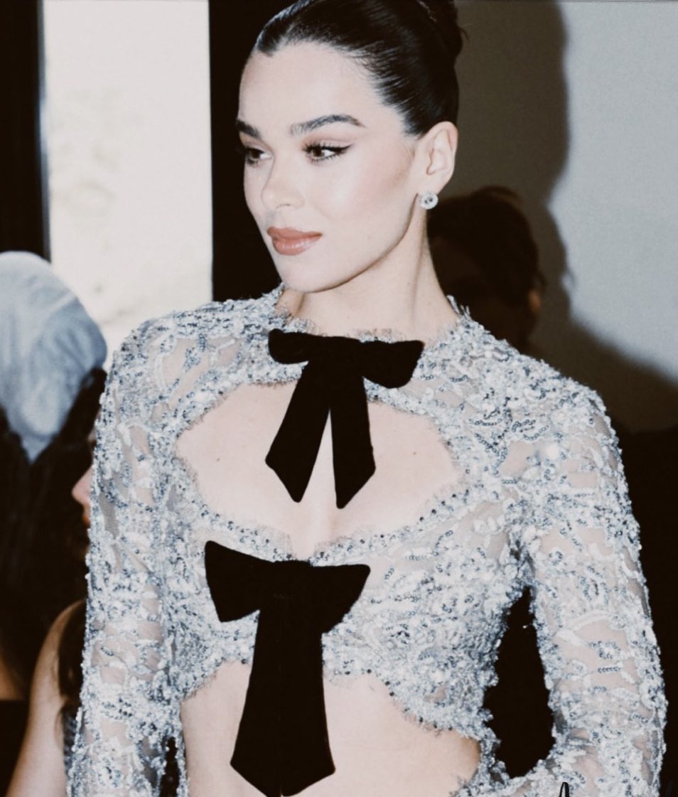 archiveshailee's tweet image. hailee steinfeld for tamara ralph