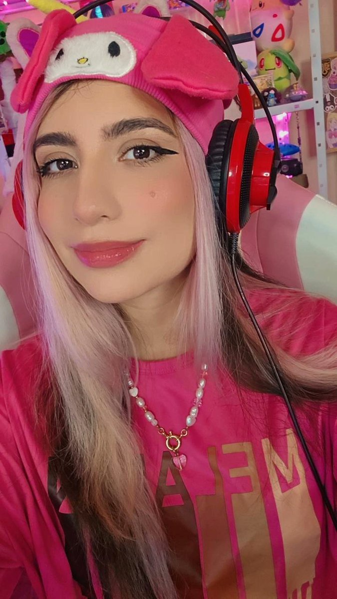 Te invito a jugar Peak conmigo en stream 🫶

twitch.tv/virginiaburgos