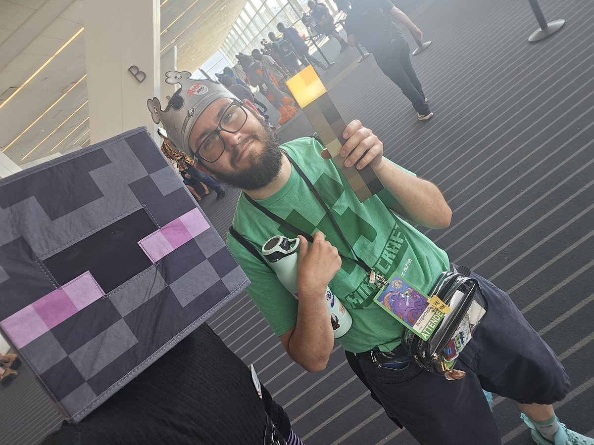 SpaceyVRC's tweet image. Going to cons was the best thing ive done recently #AC2025
#anthrocon2025 #Anthrocon