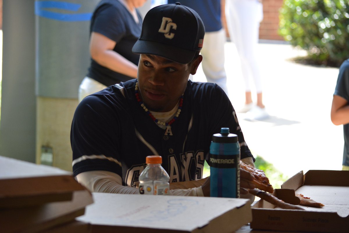 Bottom 3️⃣ | Grays 5, T-Bolts 0
What. An. Inning.

The birthday boy Marc Quarrie clears the bases with a monster triple to cap a four-run rally! Andy Rivera, Tanner Wolpert, and Tyler Wiltsey all score, with Sam Moseman and Jack McMullan  keeping the momentum alive.🎉🔥