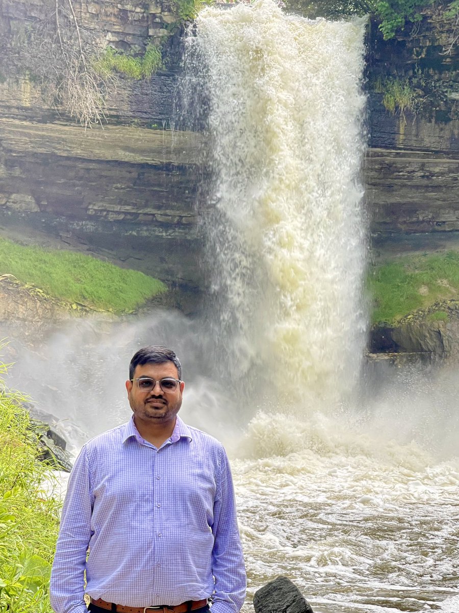 Bhushan: Dekh raha hai Binod,  #buxarkerangdar garda machane Minneapolis, Minnesota pahuch gaye!

Binod: Haa bhaiya, aab haala to hoibe karega!!