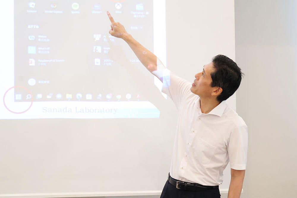 ＼申込は本日23:59まで！／
 慶應義塾大学新川崎キャンパスでは、8/4（月）に小学5・6年生を対象とした #夏休み科学実験教室 を開催します。  

親子でロボット🤖を作ってみませんか？夏休みの #自由研究 にもおすすめです！ 

▼詳しくはこちら。参加費は無料です✨
k2.keio.ac.jp/press/raspberr…