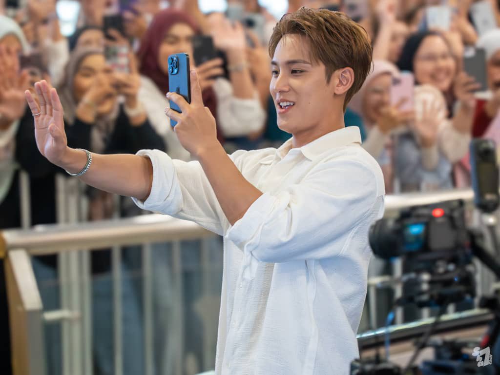 Sha7chill's tweet photo. 050725 | SNICKERS POP-UP EVENT
#MINGYU #MINGYUxSNICKERS #MINGYUinMY #MINGYUinKL https://t.co/AXH9t6PPMl