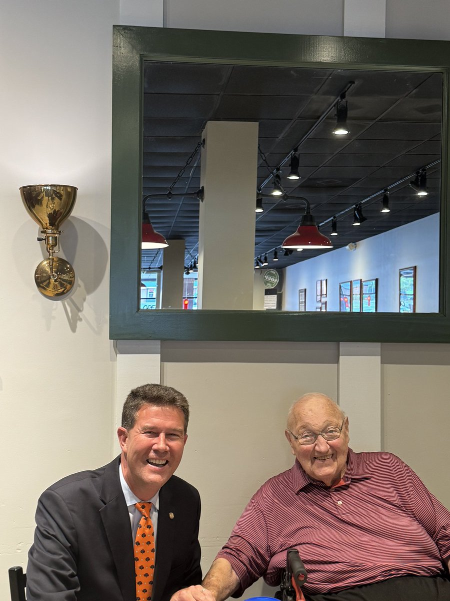 JohnHMerrill's tweet photo. It was my privilege to be back in Lee County this evening and join my friend #DavidHousel “From the Backbooth at Chappy’s”! David Housel is #Auburn royalty! No one has ever loved #Auburn more than him! Yes, I am wearing a #ToomersCorner tie in his honor! #All67 #ALPolitics https://t.co/yCw4sFVYkQ