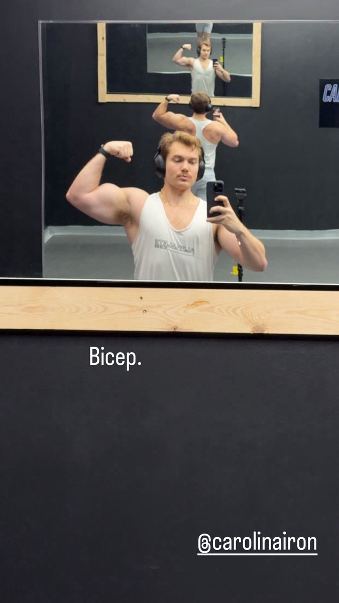 Huge biceps live on twitch.tv/Areonos
