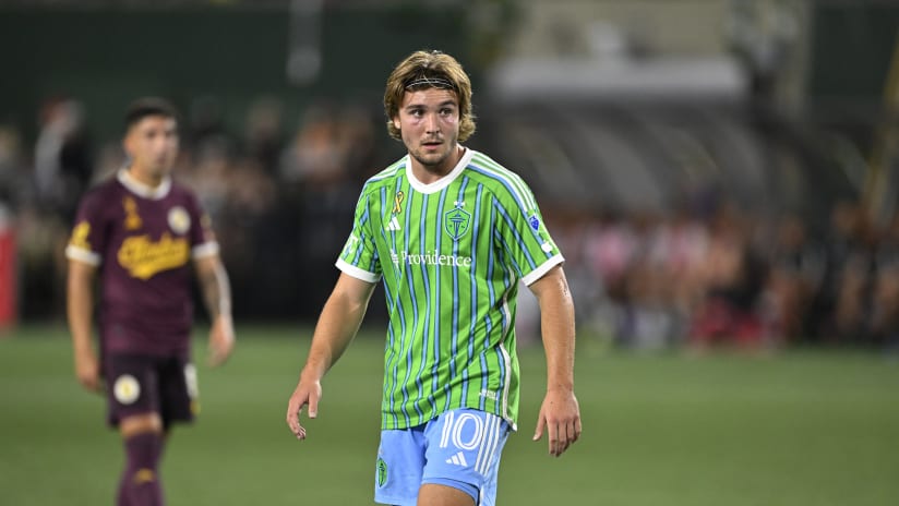 🚨 ¿DESAPROVECHADO EN LA MLS?

A Pedro De La Vega (24) le viene costando sostener la titularidad en el #SeattleSounders 🇺🇸:

🔹 Fue titular en menos de la mitad de los partidos
🔹 Sólo 1 vez completó los 90'
🔹 Sólo fue desde el inicio en 4 de los últimos 10 juegos