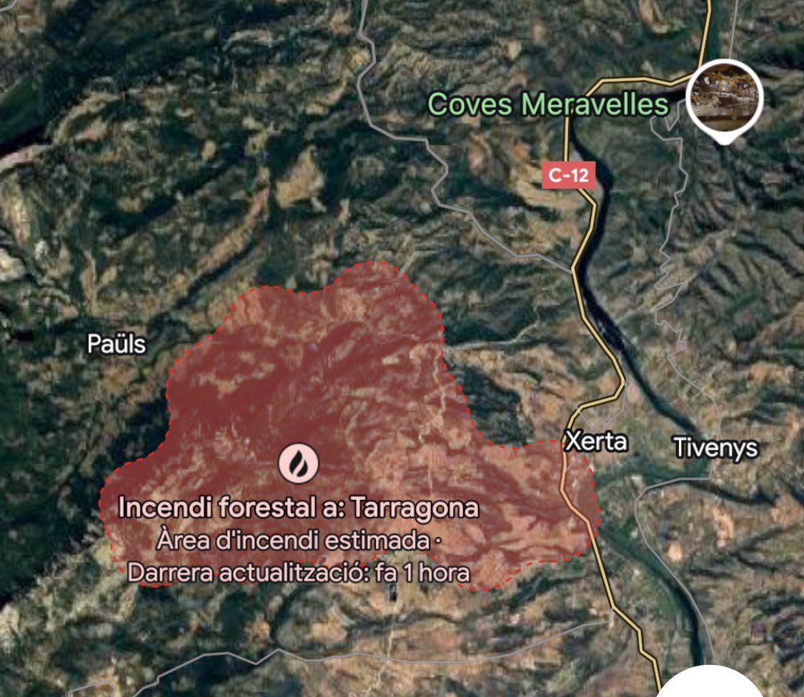 Confinats tots els termes i nuclis de població entre Paüls, Alfara de Carles, Els Reguers, Bítem, Santa Rosa, Tivenys i Xerta degut al fum espès que provoca l’incendi de Paüls, que porta 14 hores cremant. Les carreteres C-12, TV-3422, TV-3541, T-301 i N-230 estan tallades en els