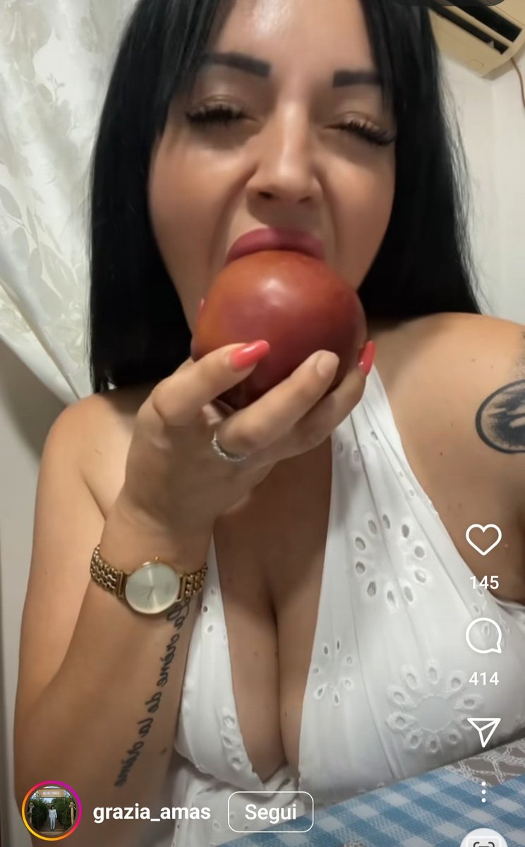 Si Grazia, la stai prendendo benissimo... tra qualche mese mi sa che ce la ritroviamo pure su OF. Cosa non si fa pe 2 spicci.  #moneyroad