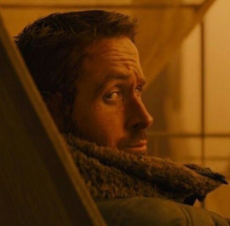 Me in 25 minutes looking at people around me singing while Coldplay is performing in Toronto