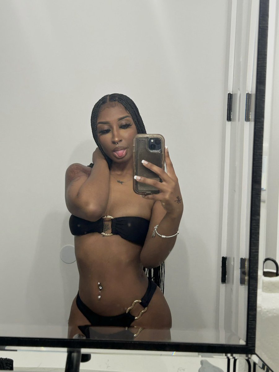 jademtna's tweet photo. obsessed with myselff https://t.co/Dd4EGiqvoO