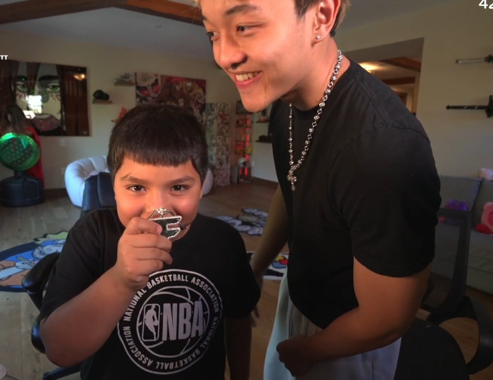 FaZeClan's tweet image. Welcome FaZe Mike 😈