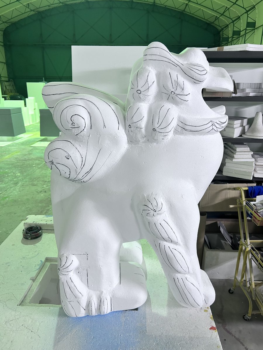 おはようございます。今日の天気は南風を感じる☁️☀️です🫠35度いきますね🌞
そして本日は　#なはの日

沖縄・那覇の地名由来の記念日です🌻
ただいま沖縄に関連したものを発泡スチロールで造形中です🦾
進捗はまたアップします🆙

本日も頑張りましょう🦾
#企業公式が毎朝地元の天気を言い合う