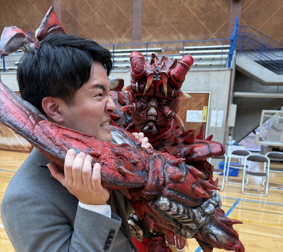 hakatanoosama's tweet photo. 7月12日(土)午後2時から
福岡ご当地ヒーローNo.1決定戦！！
ジョナサンも遊びに来てくれました😆
『ハカタの王様』の新曲！？
今週も是非ご覧ください🙏
#ハカタの王様 
#ゴリけん 
#中上真亜子 
#ジョナサン https://t.co/RvoeFXb4Ss