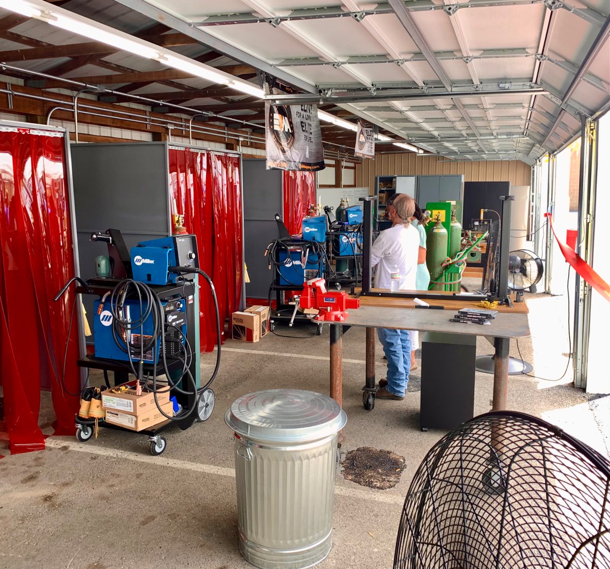 MikeOdioso's tweet image. Attended the River City Correctional Center’s ribbon cutting ceremony today for their new on-site training partnership with the Elite Welding Academy. Good to touch-base with RCCC ED Scott McVey and Asst. ED Donald Jones (who I taught history at St.Xavier High School.) 👍