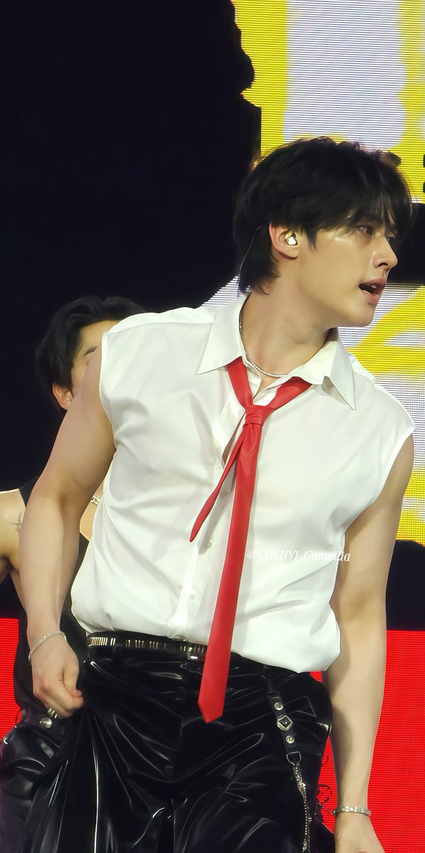 ➷ (@vlivelino) on Twitter photo 