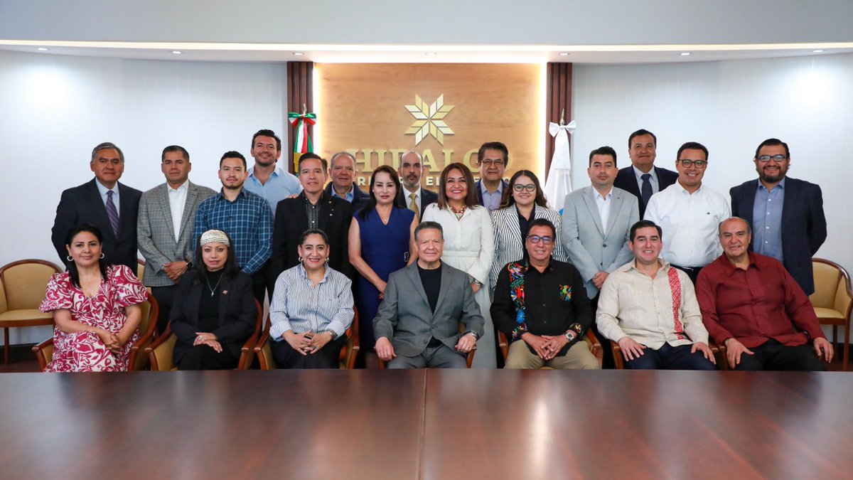 Esta mañana tuvimos la reunión mensual de Gabinete Estatal para evaluar avances de obras, carreteras, programas para el pueblo de Hidalgo y el seguimiento al trabajo en territorio a través de las Rutas de la Transformación.

#PrimeroElPueblo
#VamosConTodo